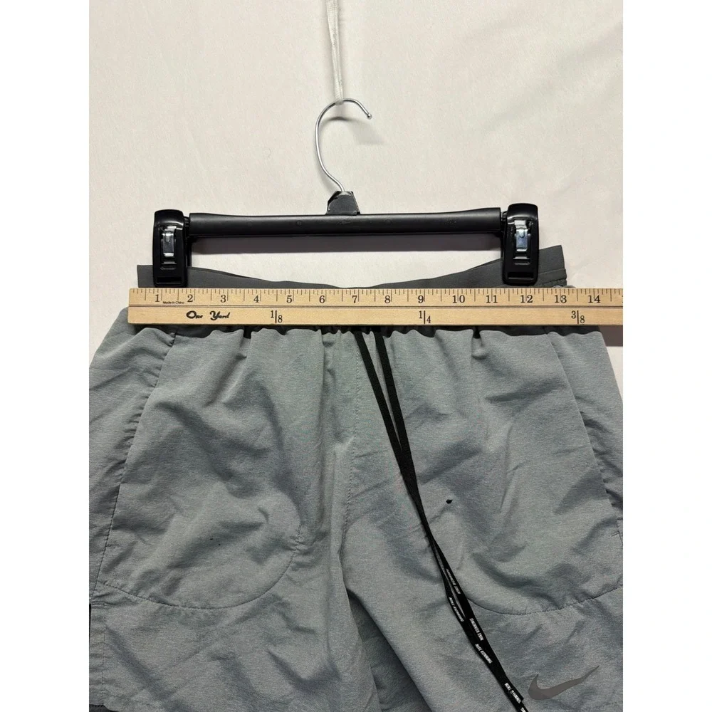 Nike Flex Stride Dri-Fit Athletic Shorts Mens Small Gray Gym Training Drawstring
